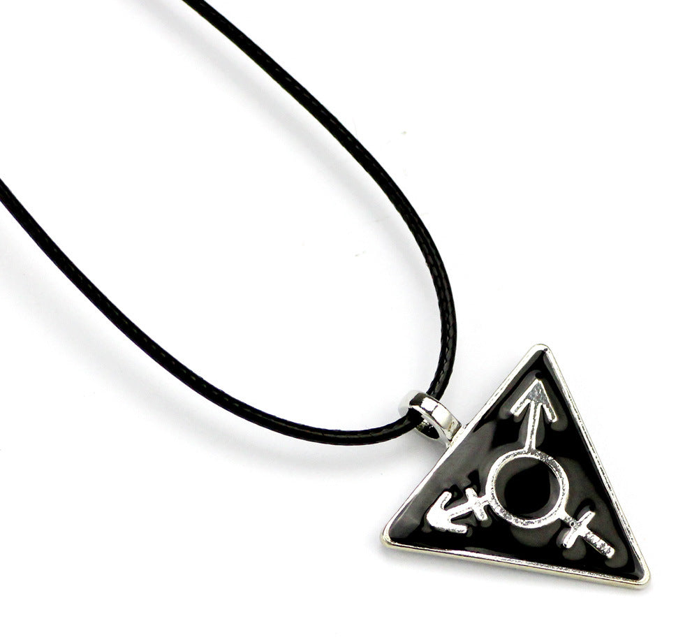 Triangle Pendant Necklace – Minimal Geometric Chain for Women