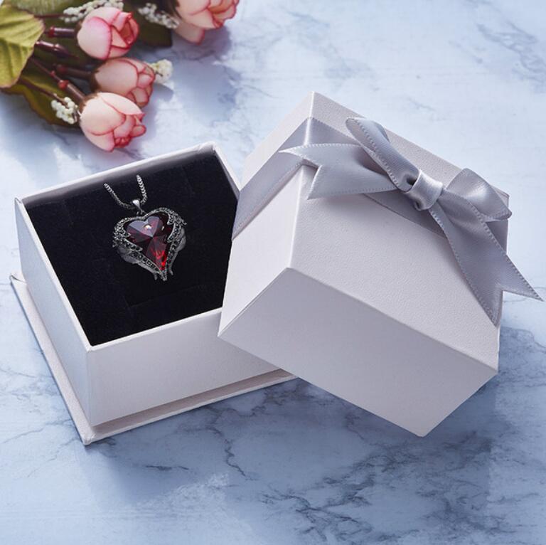 Heart Pendant Necklace – Elegant Everyday Chain for Women