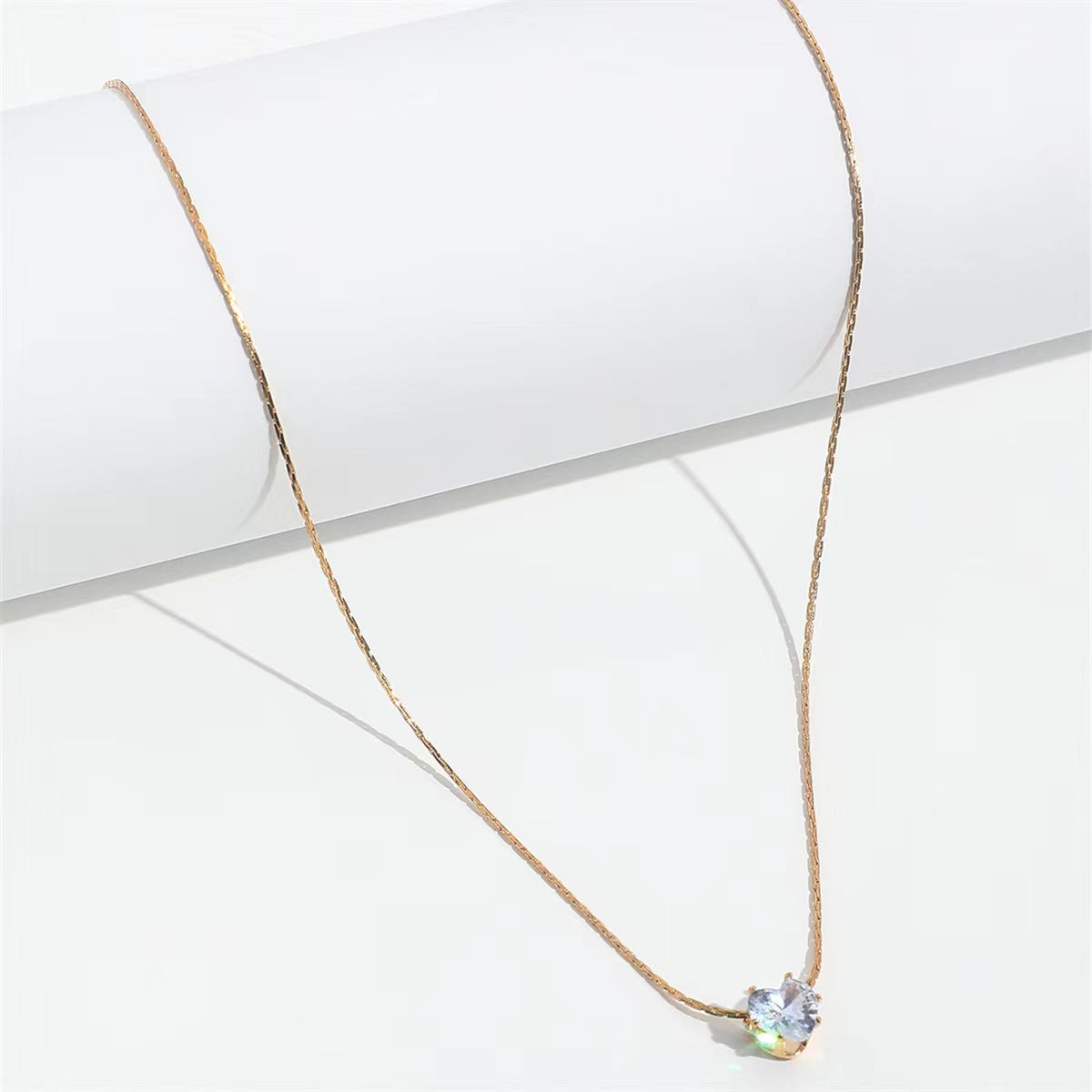 Summer Love Necklace – Elegant Minimal Pendant for Women