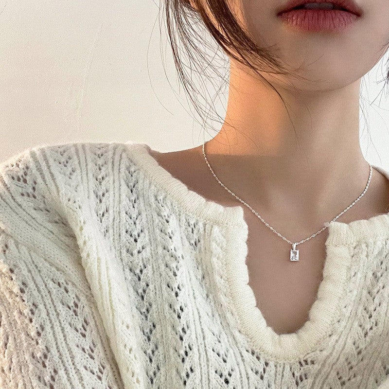 Pearl Love Clavicle Necklace – Elegant Chain for Women