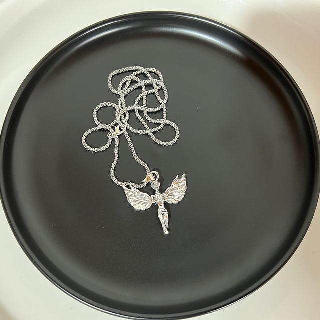 Vintage Pearl Butterfly Necklace – Love Pendant Chain for Women