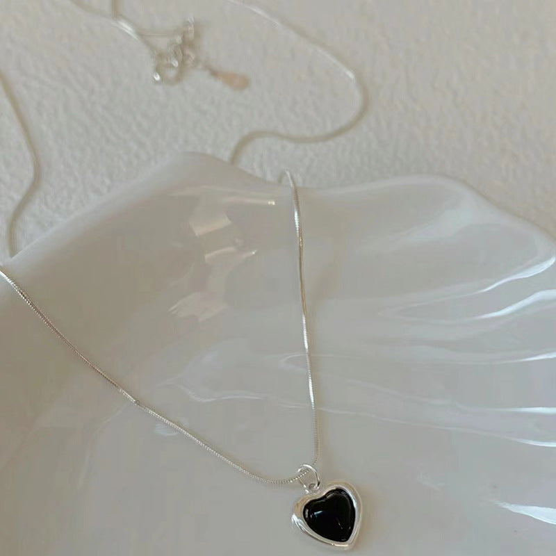 Pearl Love Clavicle Necklace – Elegant Chain for Women