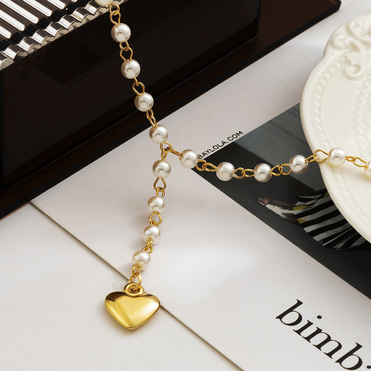 Simple Pearl Love Pendant Necklace – Elegant Minimal Chain for Women