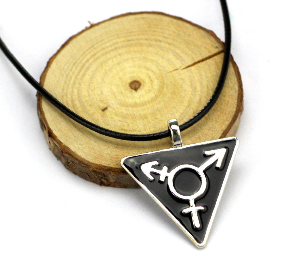Triangle Pendant Necklace – Minimal Geometric Chain for Women