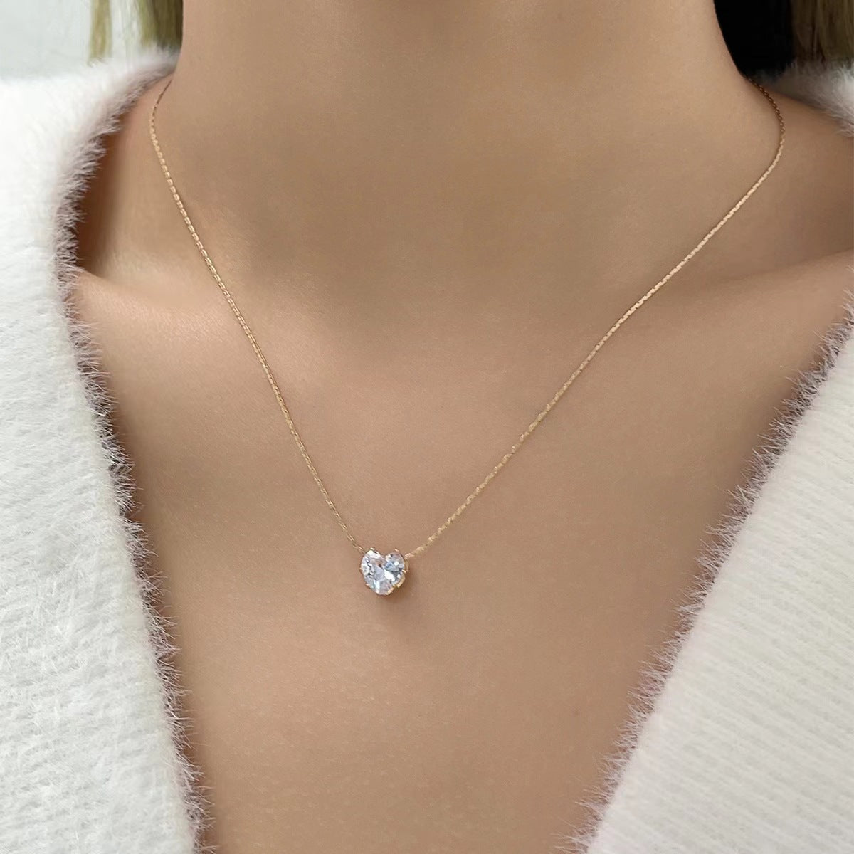Summer Love Necklace – Elegant Minimal Pendant for Women