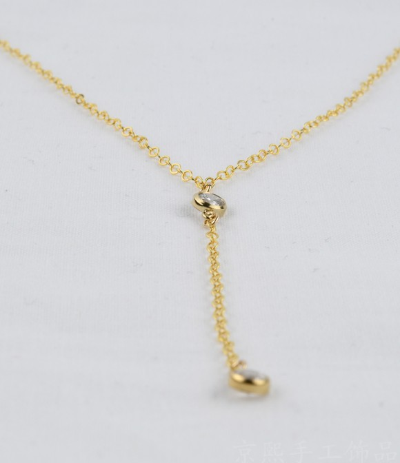 Exquisite Diamond-Style Pendant Necklace – Elegant Metal Chain for Women