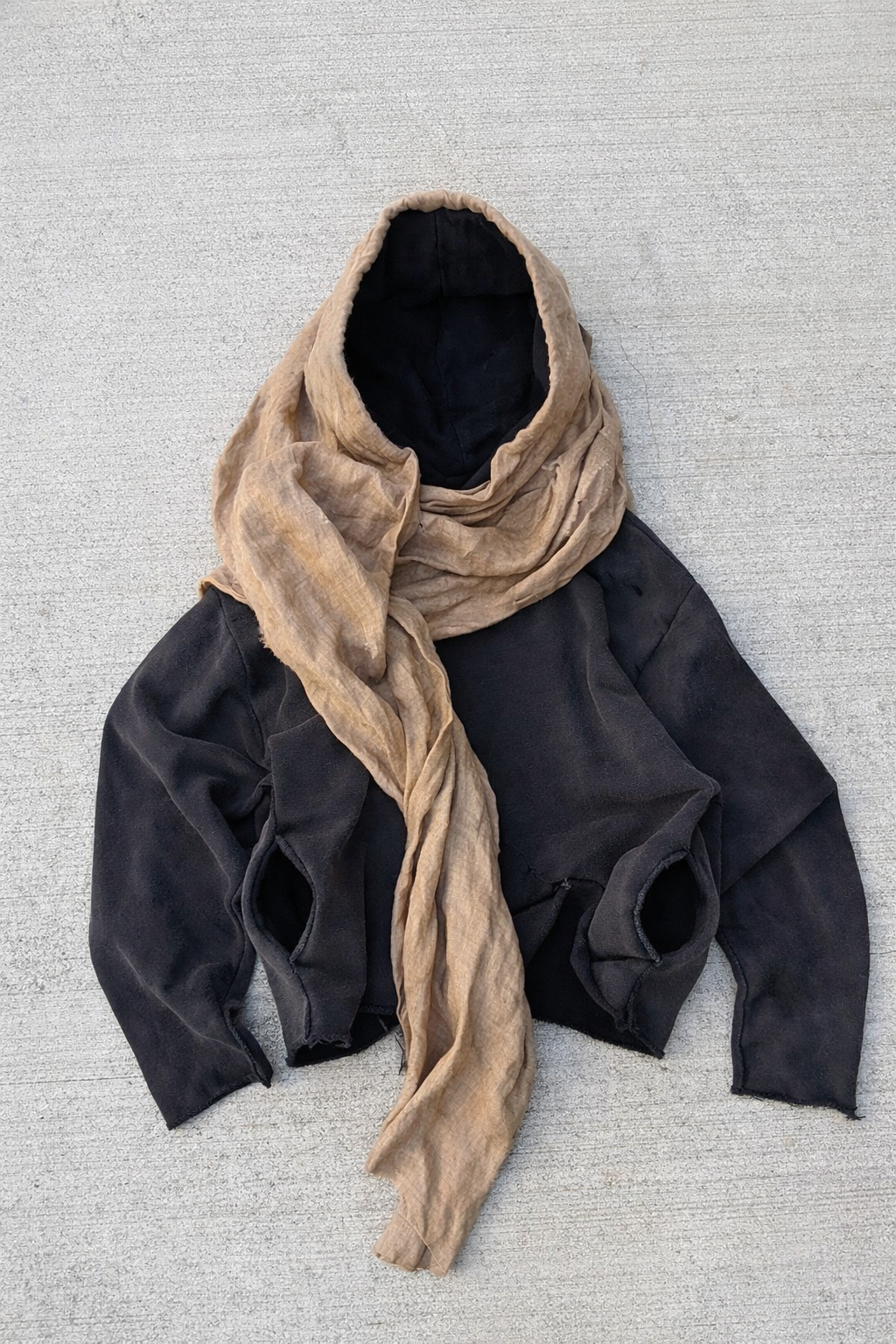 🖤 Desert Drape Hooded Scarf Hoodie – INS Retro Streetwear Unisex Sweater (2026 Edition)