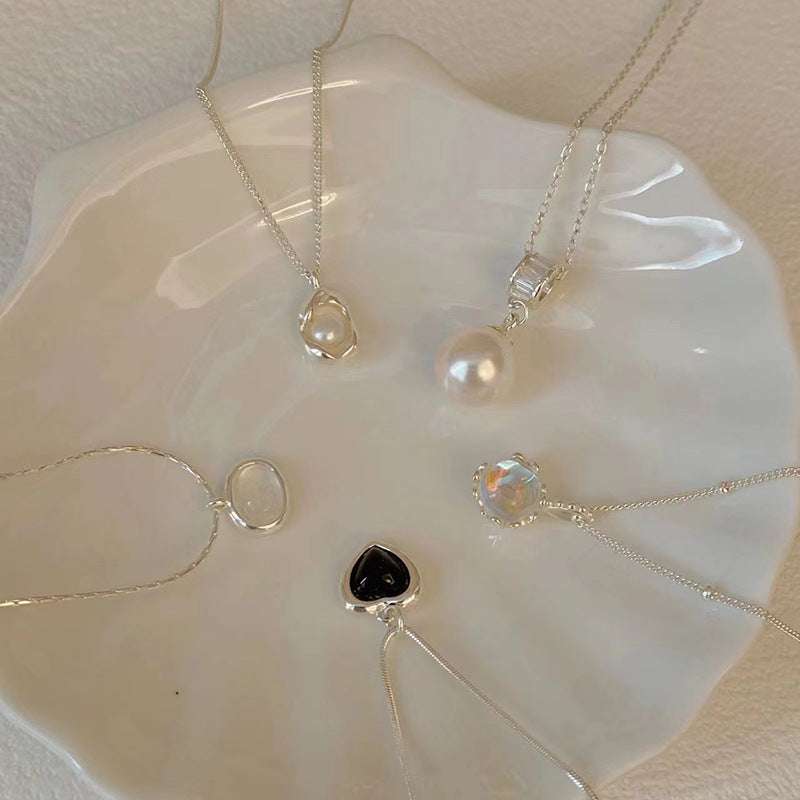 Pearl Love Clavicle Necklace – Elegant Chain for Women