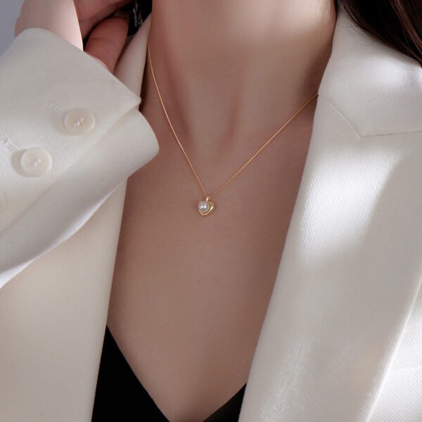 Silver Love Pearl Necklace – Elegant Heart Pendant Chain