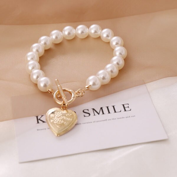 Retro Pearl Love Necklace – Vintage Style Pendant for Women