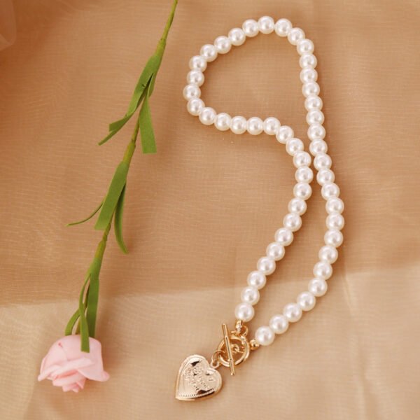 Retro Pearl Love Necklace – Vintage Style Pendant for Women