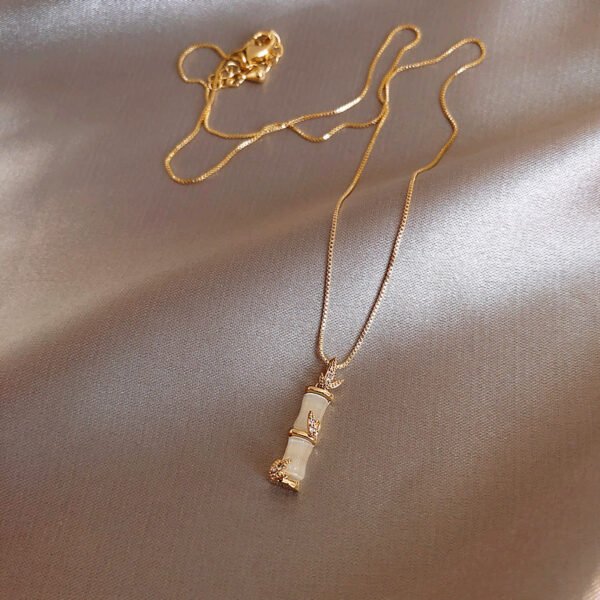 Bamboo Pendant Necklace – Elegant Nature-Inspired Chain for Women