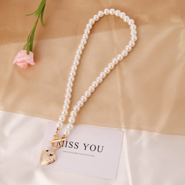 Retro Pearl Love Necklace – Vintage Style Pendant for Women