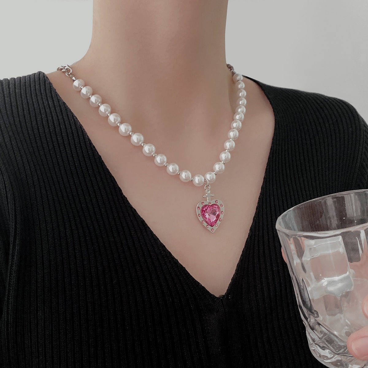 Glass Pearl Love Necklace – Elegant Spliced Pendant Chain for Women