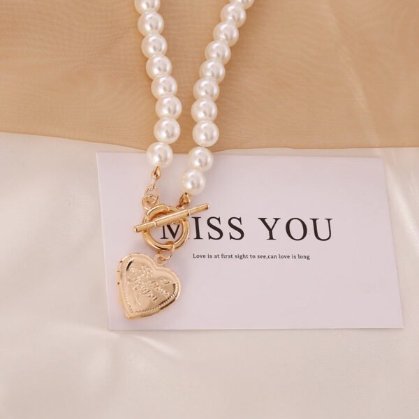 Retro Pearl Love Necklace – Vintage Style Pendant for Women