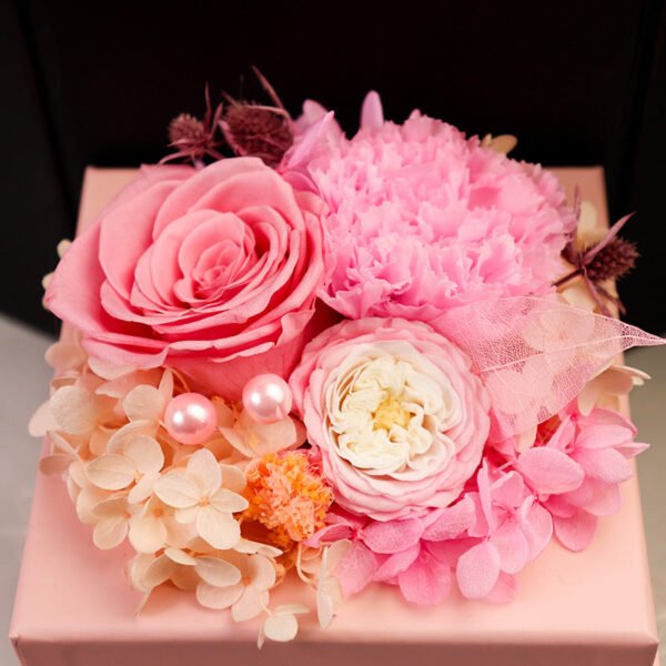 Luxury Preserved Rose Gift Box – Elegant Floral Keepsake Arrangement