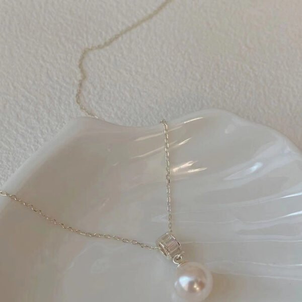 Pearl Love Clavicle Necklace – Elegant Chain for Women