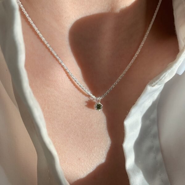 Pearl Love Clavicle Necklace – Elegant Chain for Women